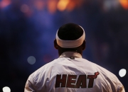 肖若腾复出首秀出彩，山东泰山主场横扫北京国安，豪取11连胜的简单介绍