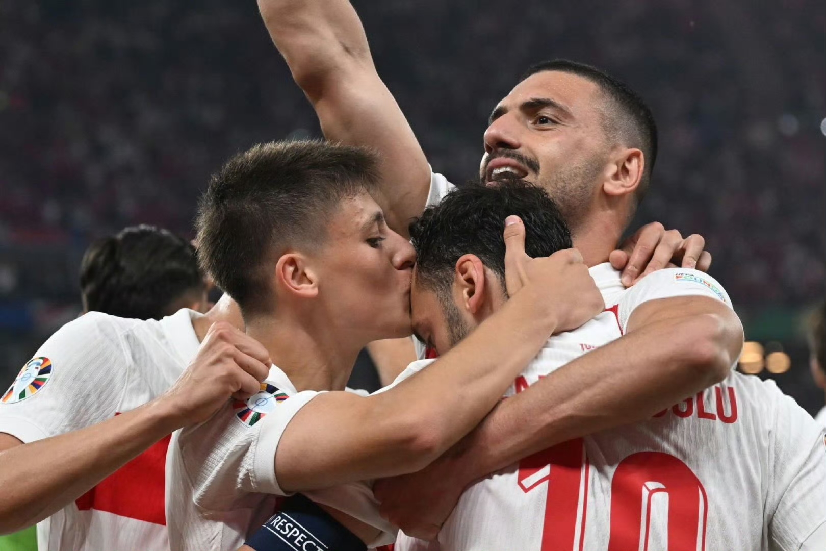 欧洲杯助教激烈角逐，队伍战术备受关注的简单介绍