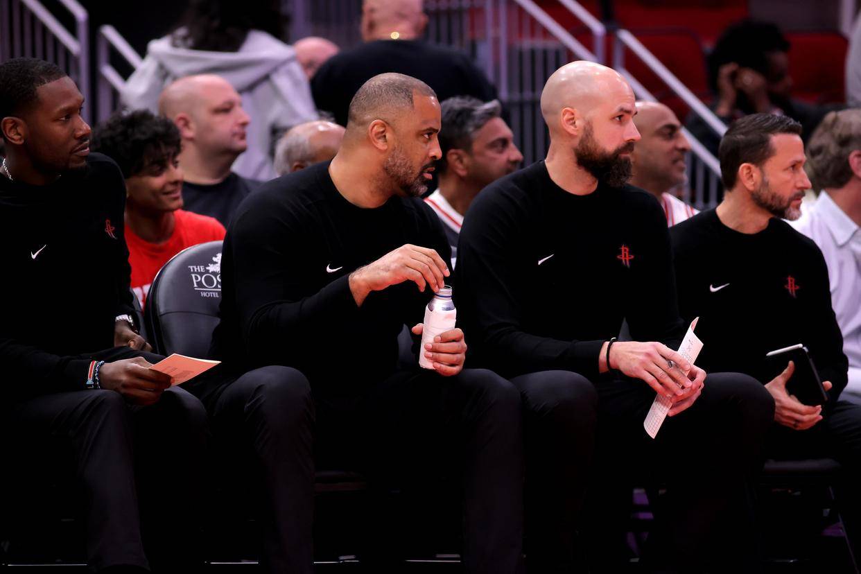 火箭惊艳全场，逆转取胜助攻爆棚，冲击季后赛逆转取胜！