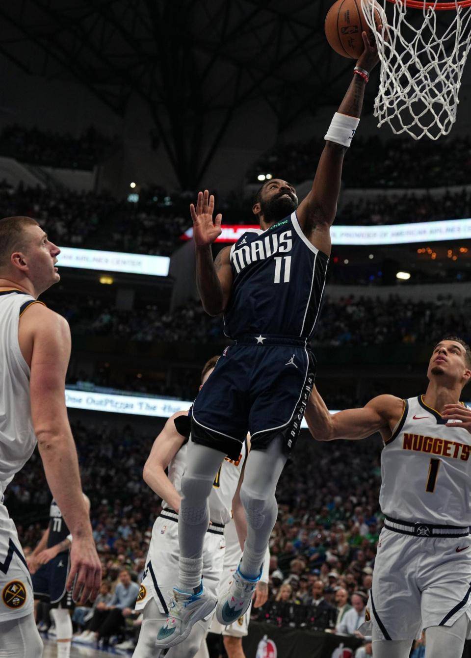 魔术绝杀时刻，复出首战轰40分点燃赛场，欧文迎来胜利！