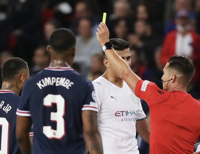 包含西蒙斯官方公布新规，莫兰特引发争议，助攻爆棚球迷热议！的词条